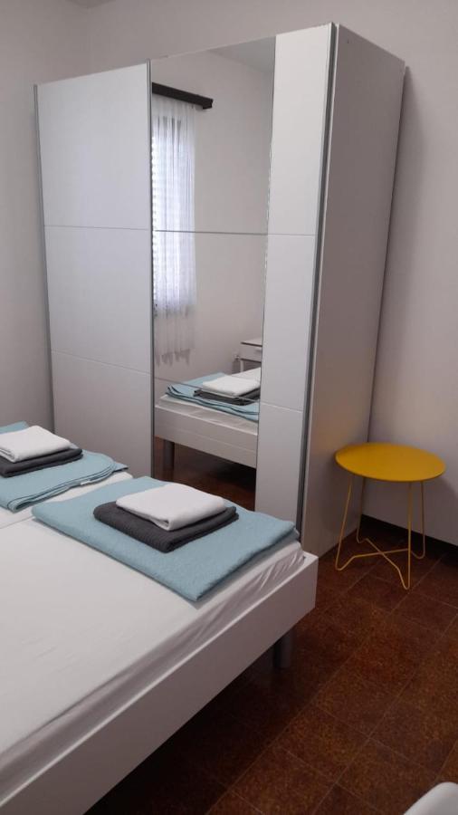 Apartments Marta Rogoznica  Buitenkant foto